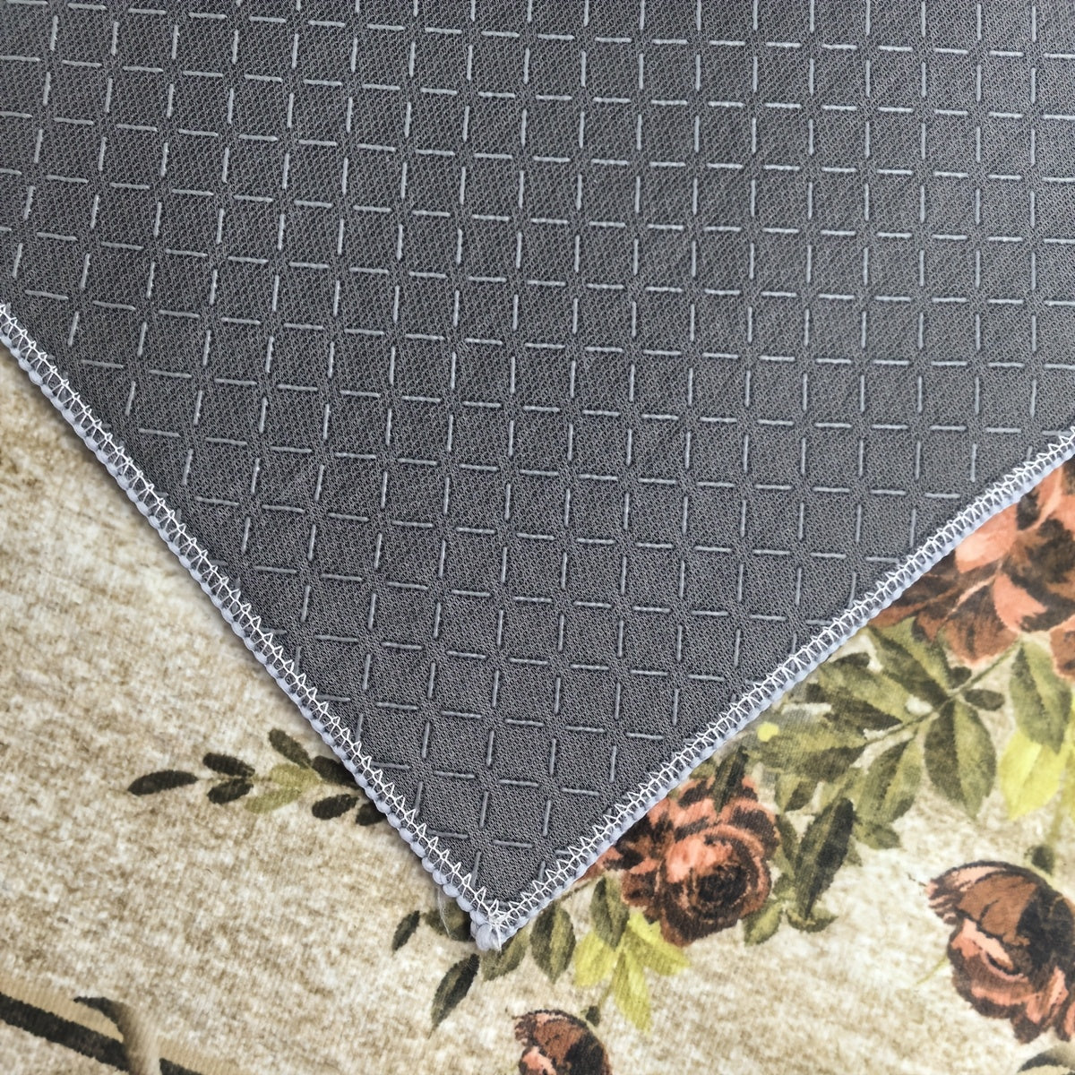 1pc of Enhanced 1000G Contemporary Light Floral Design Carpet, Thickened And Anti-Slip, Washable for Home Decoration, Suitable for Living Room, Bedroom, Dining Area, for home Office, Basement, Outdoor Camping, And Area Rugs for Home Embellishment